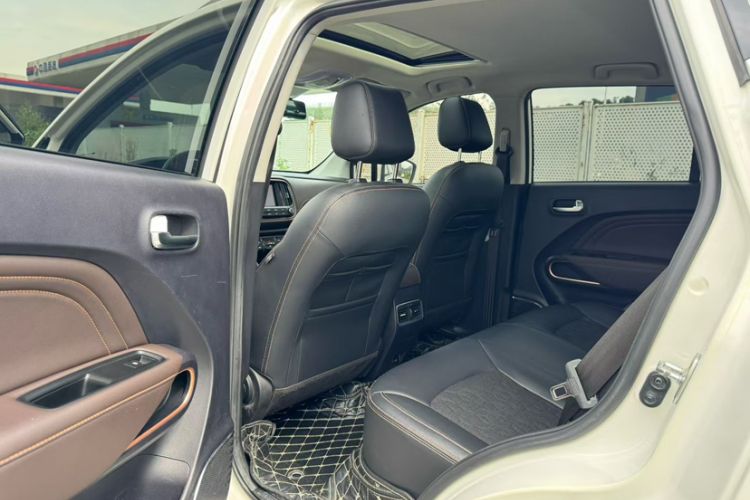 Used GAC Trumpchi GS3 2019 235T Automatic Elite Edition Interior 2