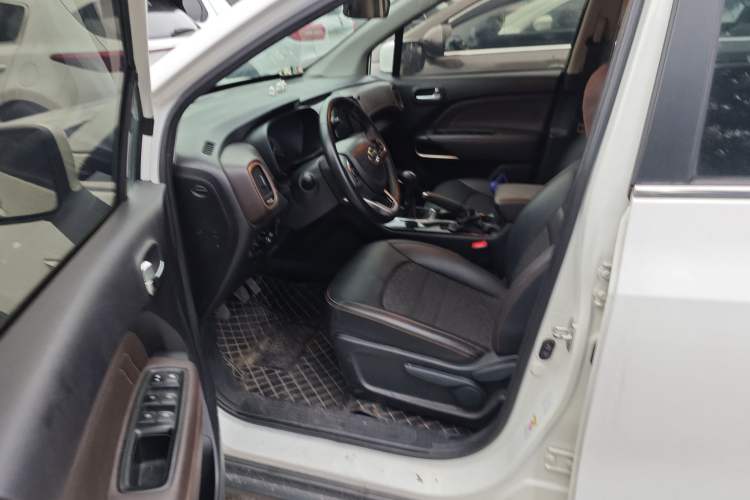Used GAC Trumpchi GS3 2019 235T Manual Elite Edition Interior 3