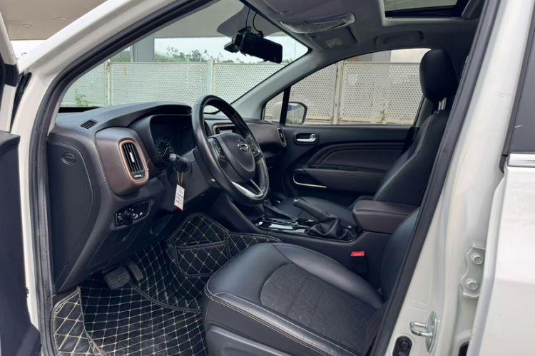 Used GAC Trumpchi GS3 2019 235T Automatic Elite Edition Interior 3