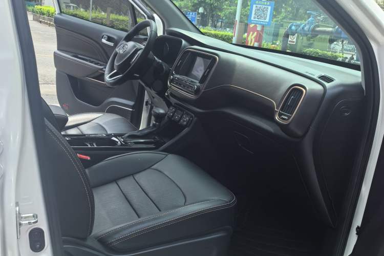 Used GAC Trumpchi GS3 2019 235T Automatic Luxury Edition Interior 4