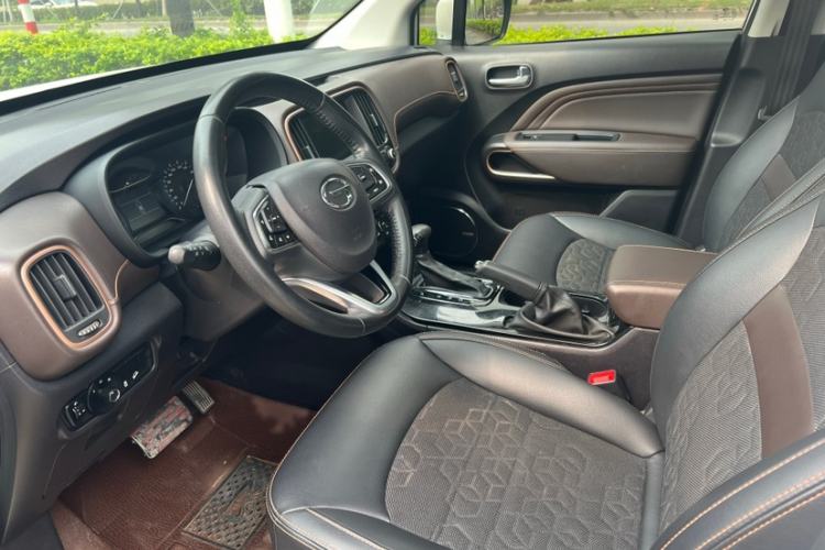 Used GAC Trumpchi GS3 2019 235T Automatic Elite Edition Interior 4