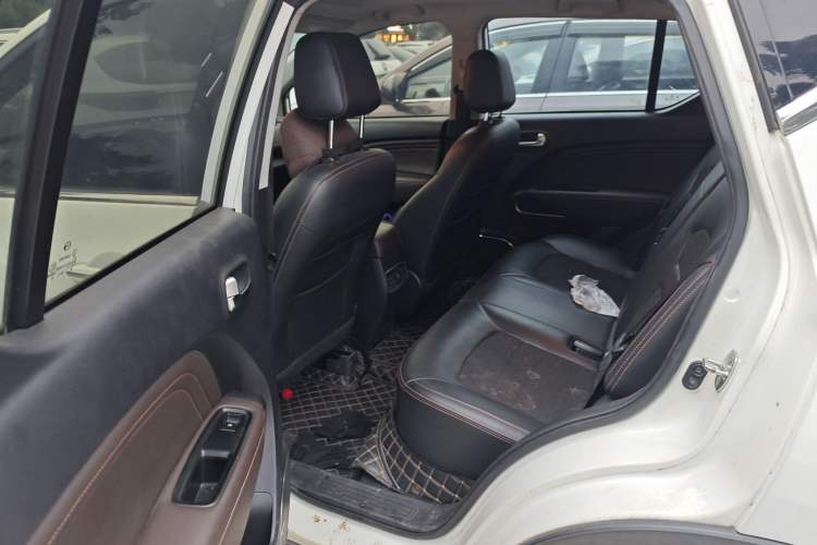 Used GAC Trumpchi GS3 2019 235T Manual Elite Edition Interior 4