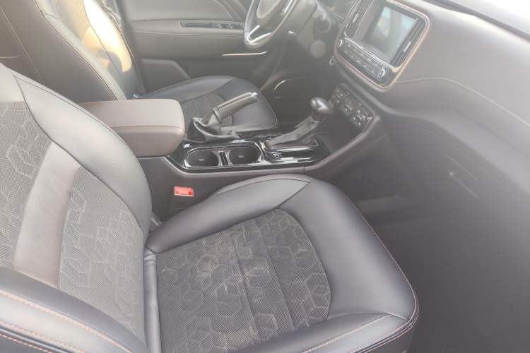 Used GAC Trumpchi GS3 2019 235T Automatic Elite Edition Interior 7