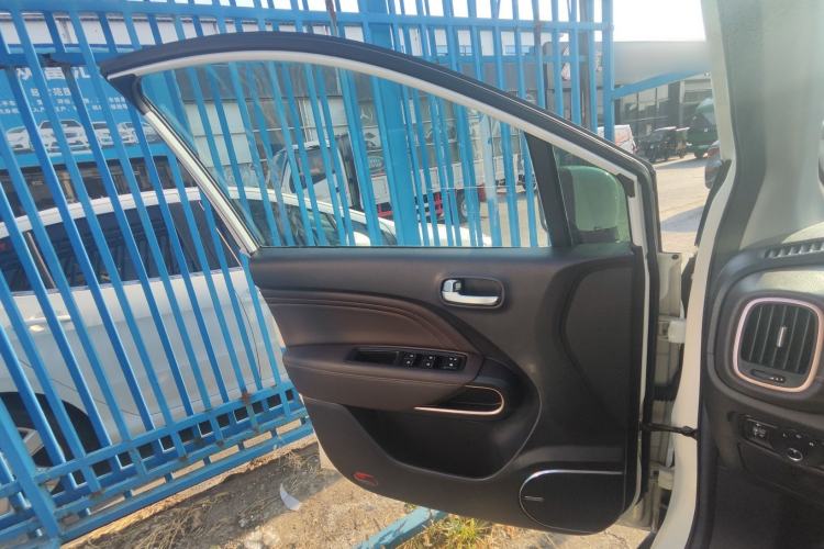Used GAC Trumpchi GS3 2019 235T Automatic Elite Edition Interior 8