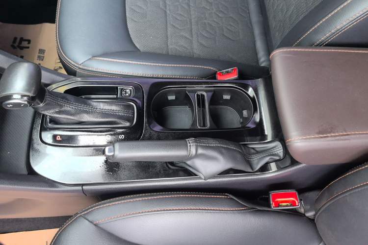 Used GAC Trumpchi GS3 2019 235T Automatic Elite Edition Interior 8