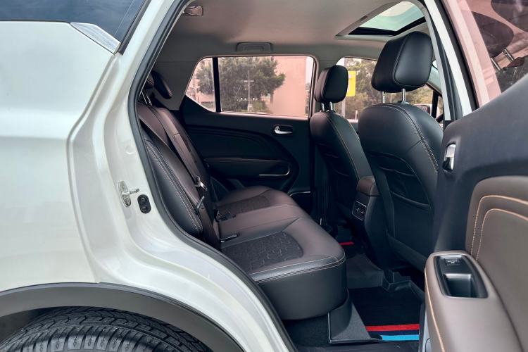 Used GAC Trumpchi GS3 2019 235T Automatic Elite Edition Interior 9