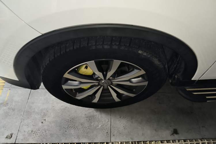 Used GAC Trumpchi GS3 2019 235T Automatic Elite Edition Left Front Wheel Hub