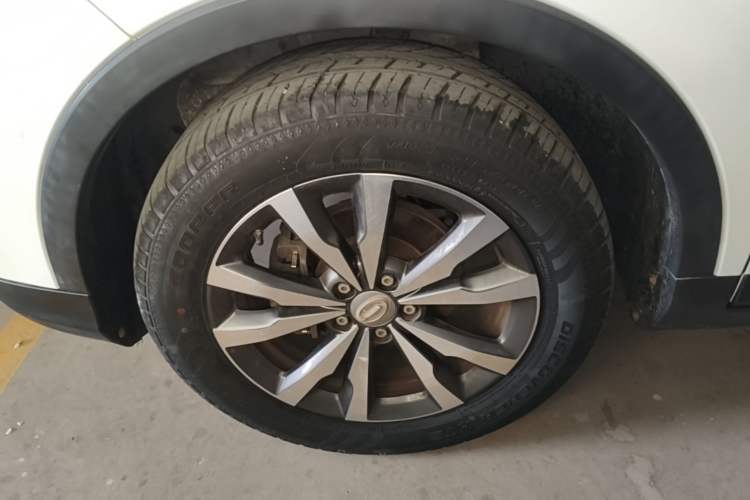 Used GAC Trumpchi GS3 2019 235T Automatic Elite Edition Left Front Wheel Hub