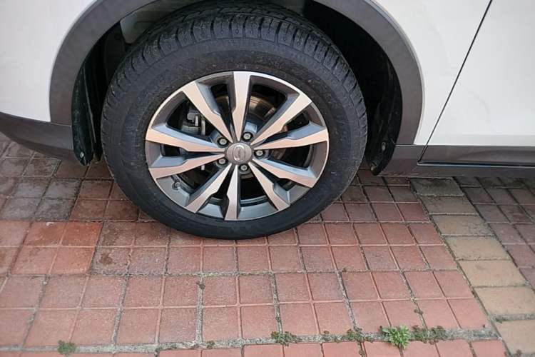 Used GAC Trumpchi GS3 2019 235T Automatic Elite Edition Left Front Wheel Hub