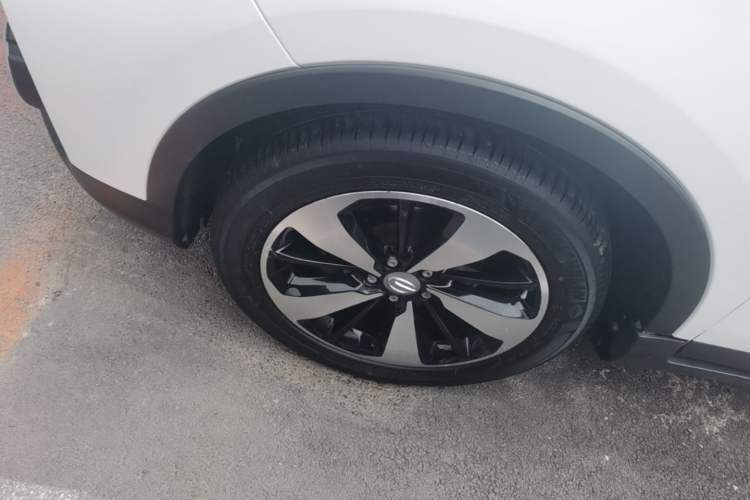 Used GAC Trumpchi GS3 2019 235T Automatic Luxury Edition Left Front Wheel Hub