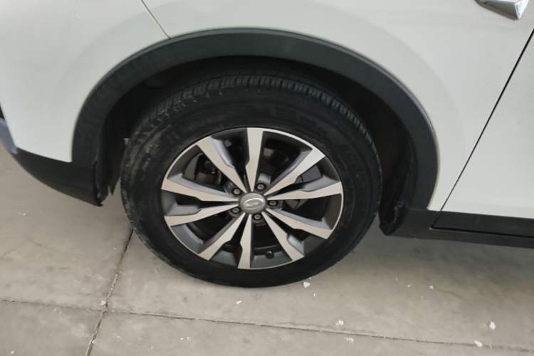 Used GAC Trumpchi GS3 2019 235T Automatic Elite Edition Left Front Wheel Hub