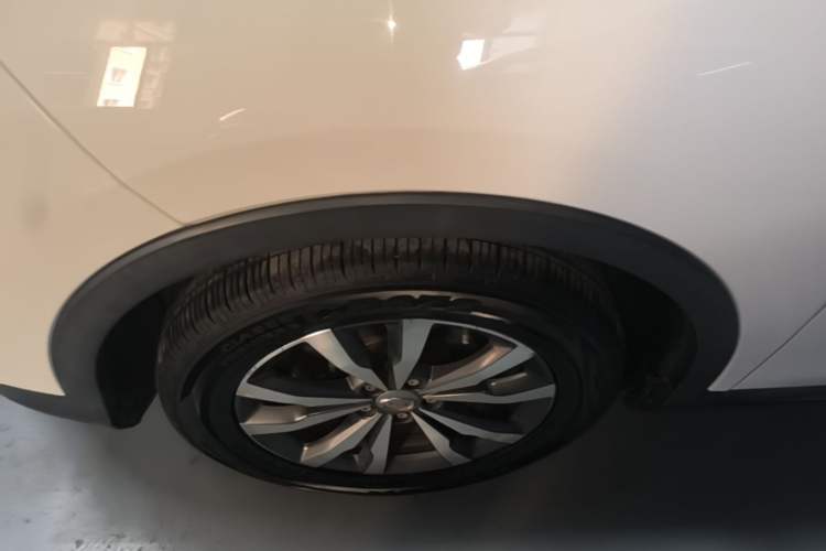 Used GAC Trumpchi GS3 2019 235T Automatic Elite Edition Left Front Wheel Hub