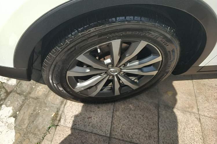 Used GAC Trumpchi GS3 2019 235T Automatic Elite Edition Left Front Wheel Hub