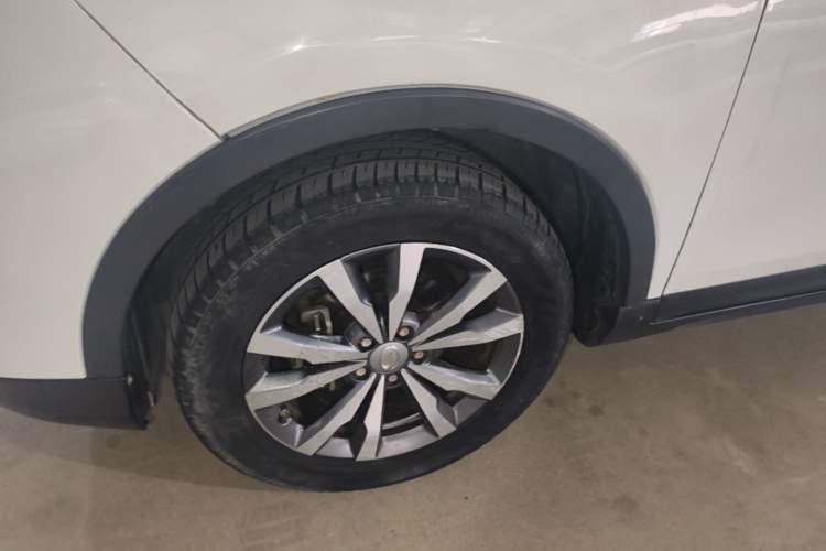 Used GAC Trumpchi GS3 2019 235T Automatic Elite Edition Left Front Wheel Hub