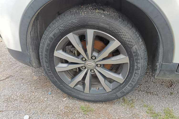 Used GAC Trumpchi GS3 2019 235T Automatic Elite Edition Left Front Wheel Hub