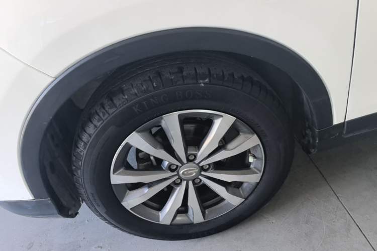 Used GAC Trumpchi GS3 2019 235T Automatic Elite Edition Left Front Wheel Hub