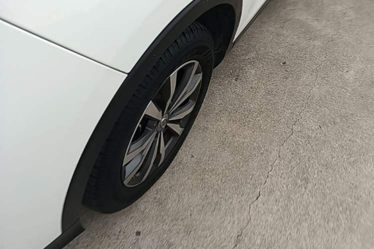 Used GAC Trumpchi GS3 2019 235T Automatic Elite Edition Left Front Wheel Hub
