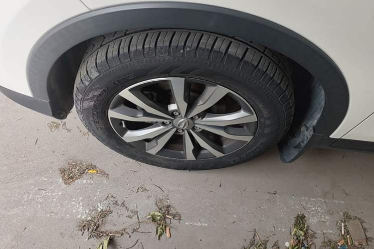 Used GAC Trumpchi GS3 2019 235T Automatic Elite Edition Left Front Wheel Hub