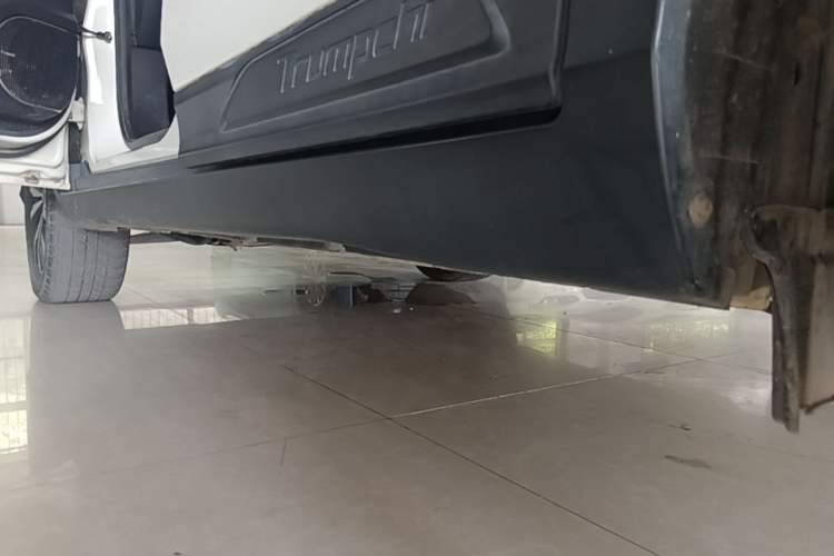 Used GAC Trumpchi GS3 2019 235T Automatic Elite Edition Left Side Sill