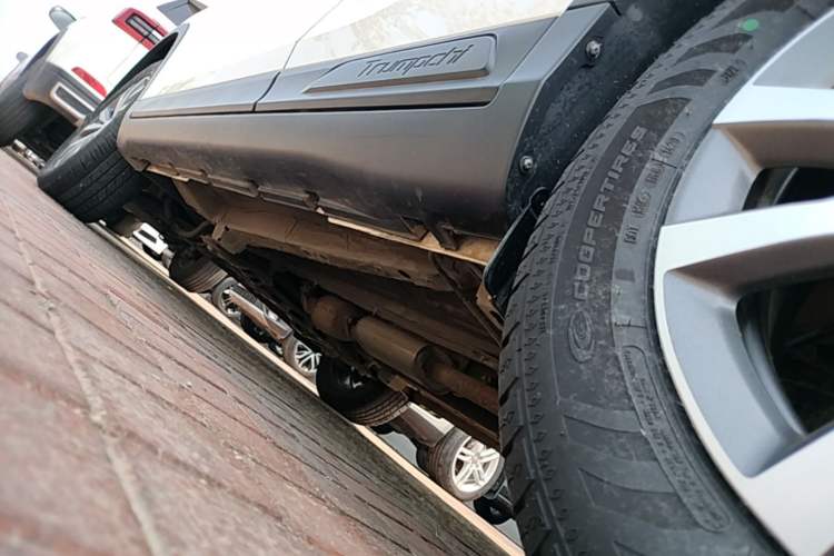 Used GAC Trumpchi GS3 2019 235T Automatic Elite Edition Left Side Sill