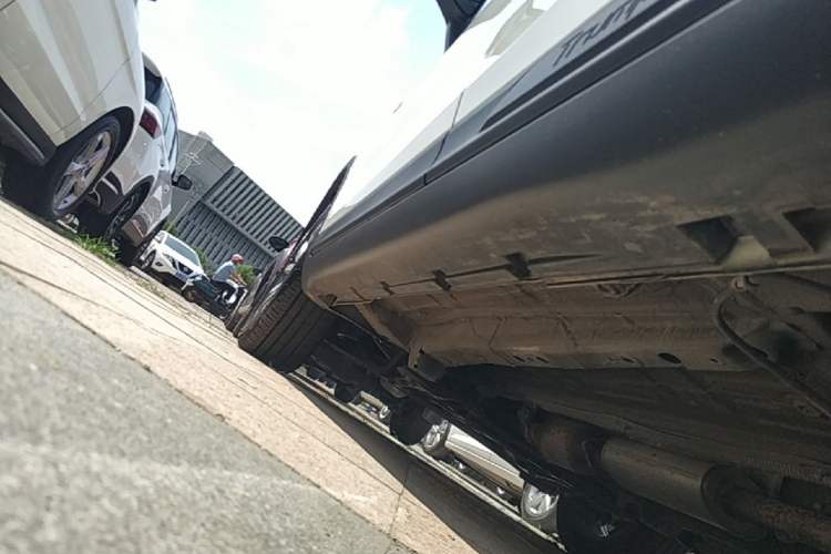 Used GAC Trumpchi GS3 2019 235T Automatic Elite Edition Left Side Sill