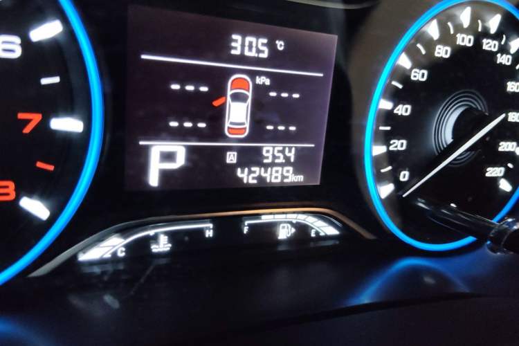 Used GAC Trumpchi GS3 2019 235T Automatic Elite Edition Odometer Close Up