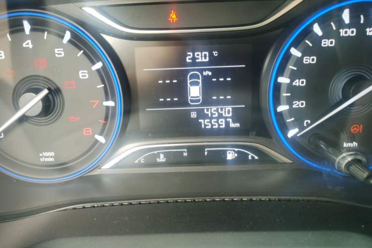 Used GAC Trumpchi GS3 2019 235T Manual Elite Edition Odometer Close Up