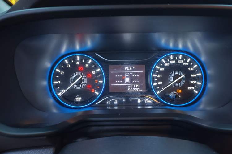 Used GAC Trumpchi GS3 2019 235T Manual Elite Edition Odometer Close Up