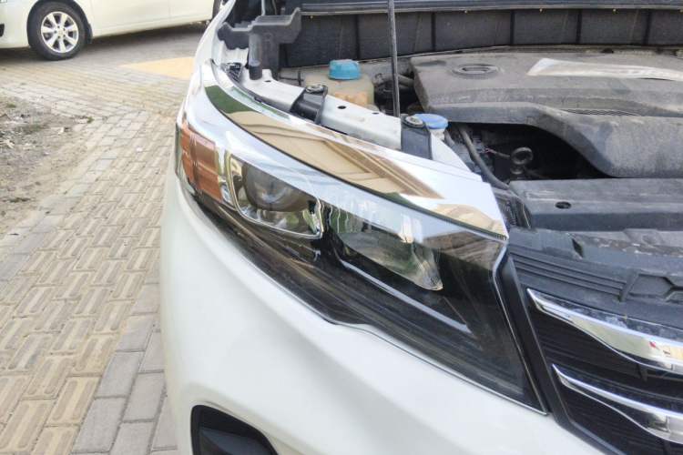 Used GAC Trumpchi GS3 2019 235T Manual Comfort Edition Right Front Headlight