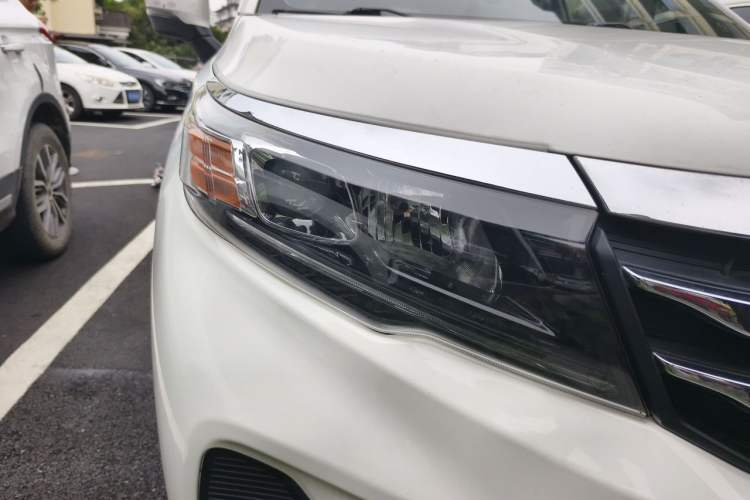 Used GAC Trumpchi GS3 2019 235T Automatic Elite Edition Right Front Headlight