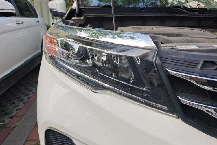 Used GAC Trumpchi GS3 2019 235T Automatic Elite Edition Right Front Headlight