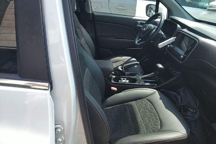 Used GAC Trumpchi GS3 2019 235T Automatic Elite Edition Right Front Seat