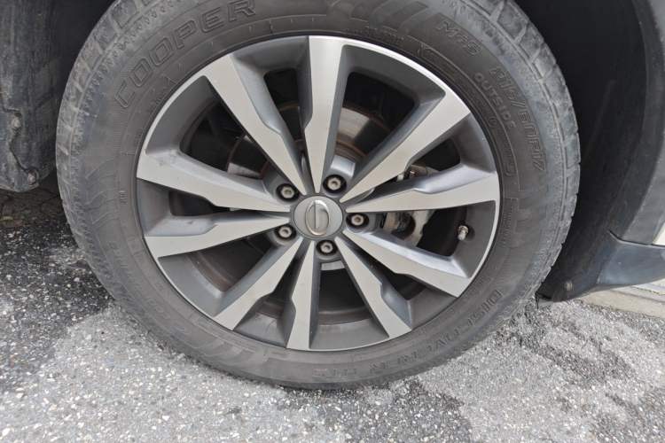 Used GAC Trumpchi GS3 2019 235T Automatic Elite Edition Right Front Wheel Hub