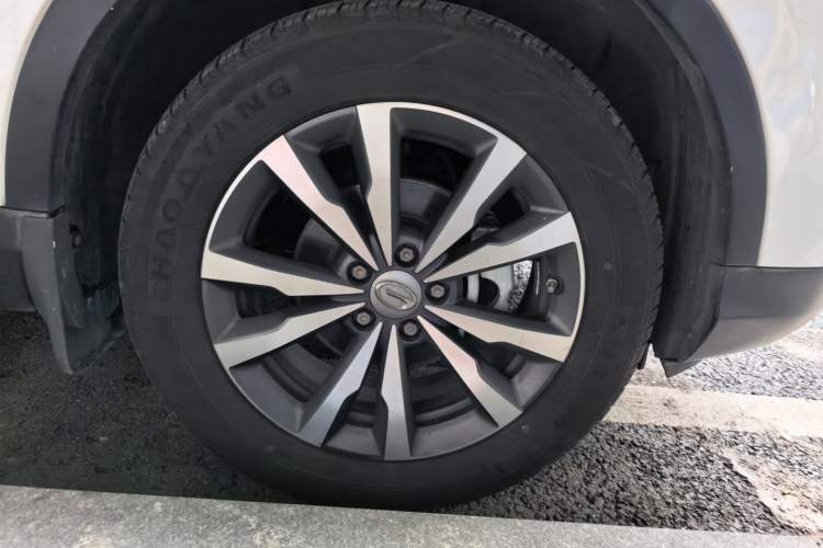 Used GAC Trumpchi GS3 2019 235T Manual Elite Edition Right Front Wheel Hub