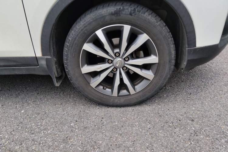 Used GAC Trumpchi GS3 2019 235T Automatic Elite Edition Right Front Wheel Hub