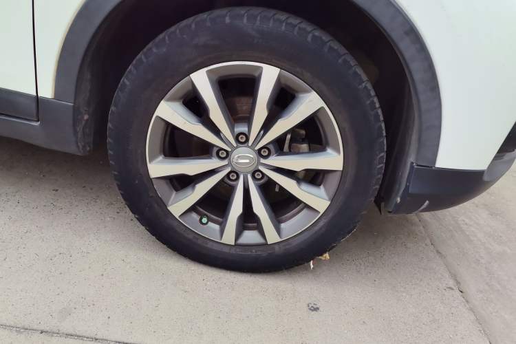 Used GAC Trumpchi GS3 2019 235T Automatic Elite Edition Right Front Wheel Hub