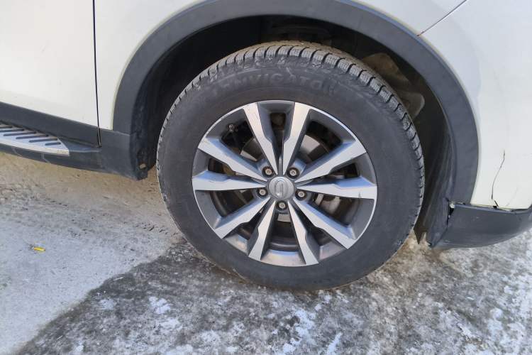 Used GAC Trumpchi GS3 2019 235T Automatic Elite Edition Right Front Wheel Hub