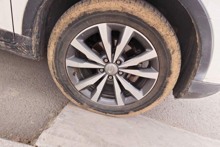 Used GAC Trumpchi GS3 2019 235T Automatic Elite Edition Right Front Wheel Hub