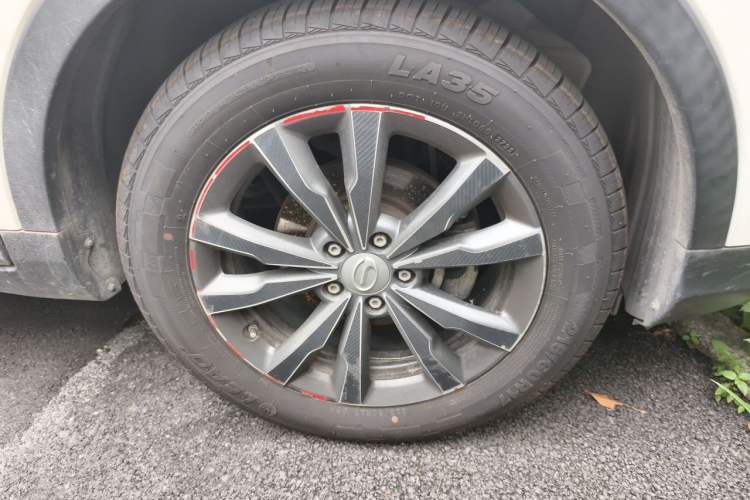 Used GAC Trumpchi GS3 2019 235T Automatic Elite Edition Right Front Wheel Hub