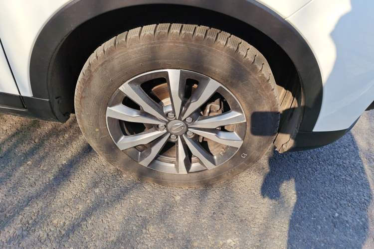 Used GAC Trumpchi GS3 2019 235T Automatic Elite Edition Right Front Wheel Hub
