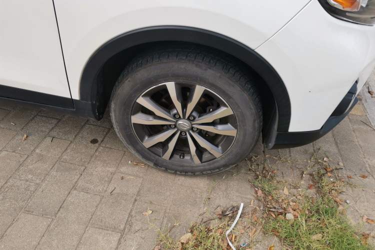 Used GAC Trumpchi GS3 2019 235T Automatic Elite Edition Right Front Wheel Hub
