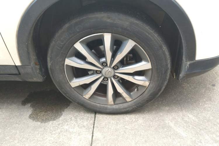 Used GAC Trumpchi GS3 2019 235T Automatic Elite Edition Right Front Wheel Hub