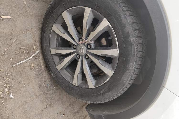 Used GAC Trumpchi GS3 2019 235T Automatic Elite Edition Right Front Wheel Hub