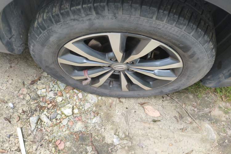 Used GAC Trumpchi GS3 2019 235T Automatic Elite Edition Right Front Wheel Hub