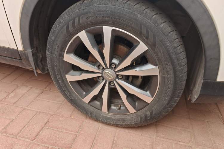Used GAC Trumpchi GS3 2019 235T Automatic Elite Edition Right Front Wheel Hub
