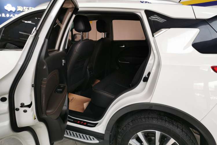Used GAC Trumpchi GS3 2019 235T Automatic Elite Edition Right Rear Seat