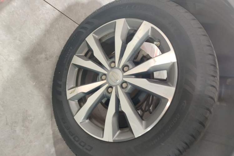 Used GAC Trumpchi GS3 2019 150N Automatic Elite Edition Right Rear Wheel Hub