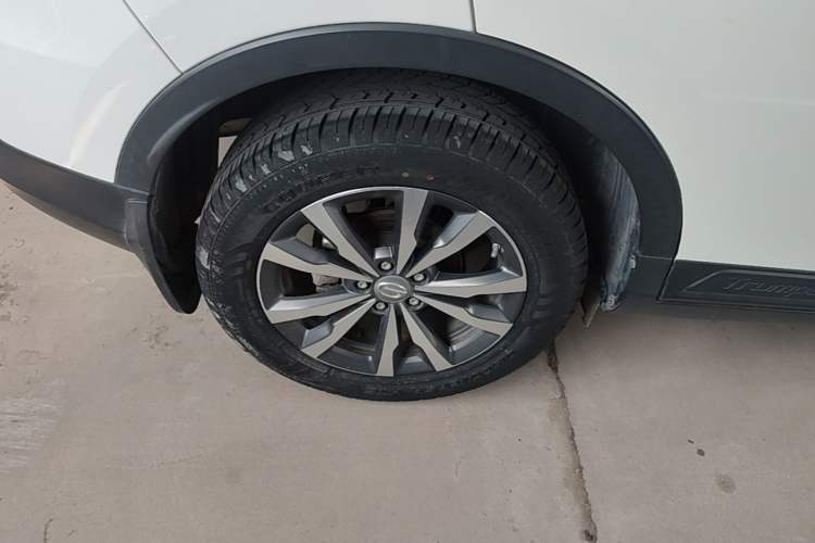 Used GAC Trumpchi GS3 2019 235T Automatic Elite Edition Right Rear Wheel Hub