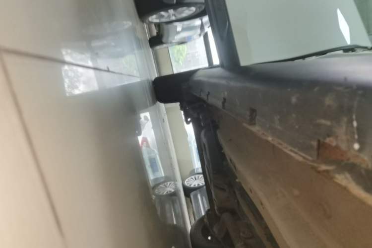 Used GAC Trumpchi GS3 2019 235T Automatic Elite Edition Right Side Sill