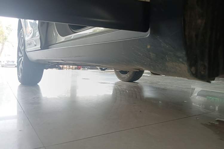 Used GAC Trumpchi GS3 2019 235T Automatic Elite Edition Right Side Sill